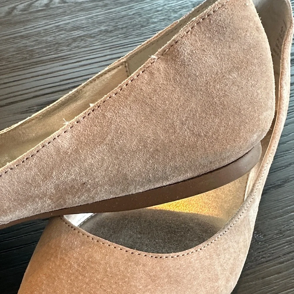 Steve Madden Hannah Taupe Elegant Suede Flats - Picture 5 of 6